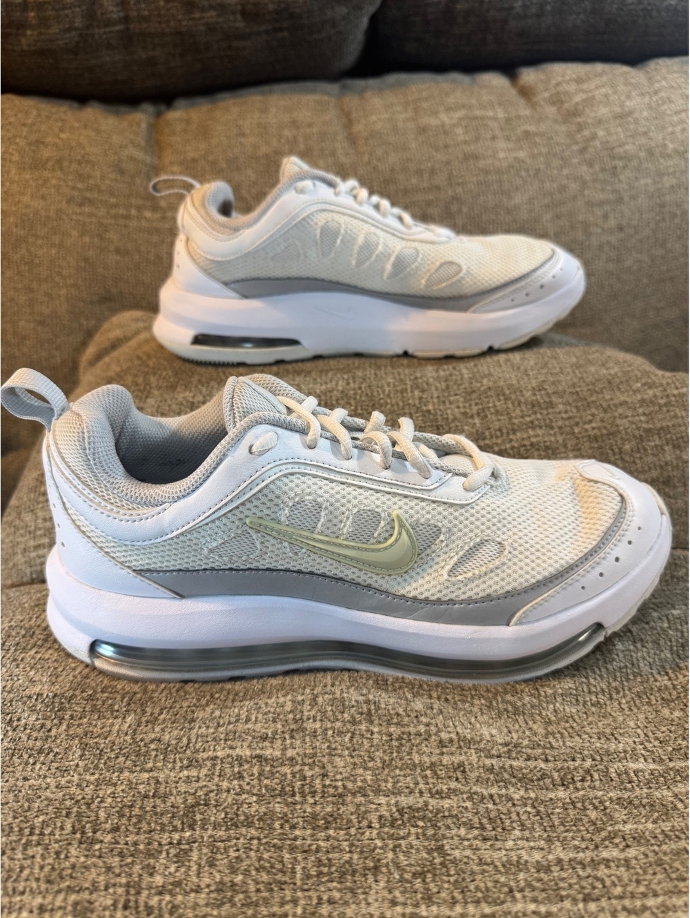 Nike Air Max AP White Pure Platinum Metallic Silver Sneakers Women's Size 9